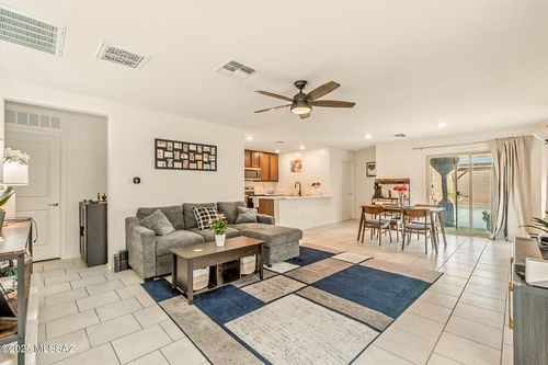 750 W Calle Calca, Sahuarita, AZ, 85629 | Card Image