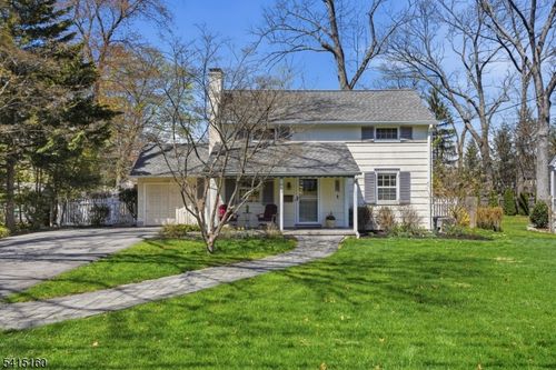 33 Hoyt St, Madison, NJ, 07940-1633 | Card Image