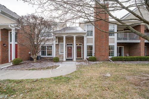 4287 Berkshire Dr, Sterling Heights, MI, 48314-1215 | Card Image