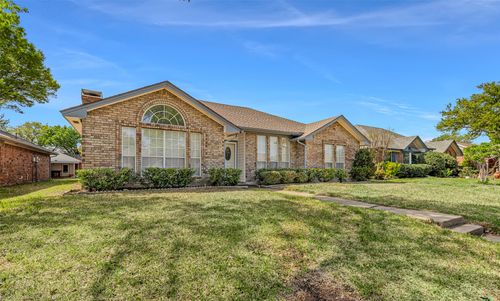 2322 Knighthood Ln, Garland, TX, 75044-6069 | Card Image