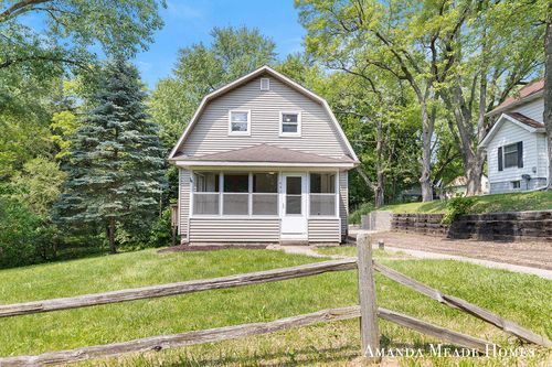 443 Nicholson St, Ionia, MI, 48846-1446 | Card Image