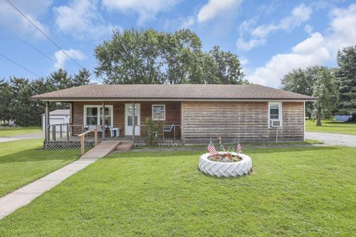 216 1st St, Pleasantville, OH, 43148-7704 | Card Image