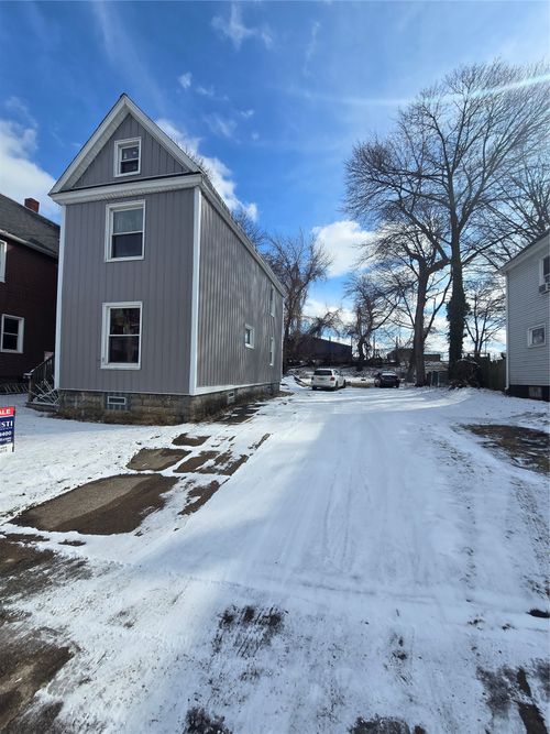 1131 11th St, Erie, PA, 16502-1146 | Card Image