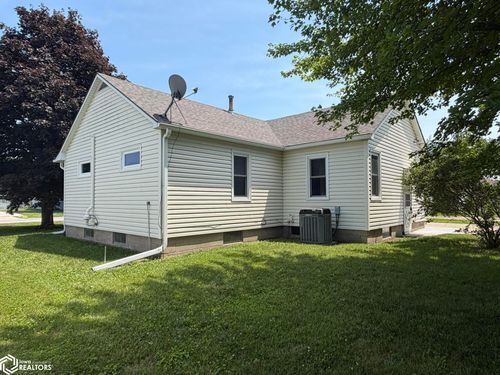 1429 Prince St, Grinnell, IA, 50112-1332 | Card Image