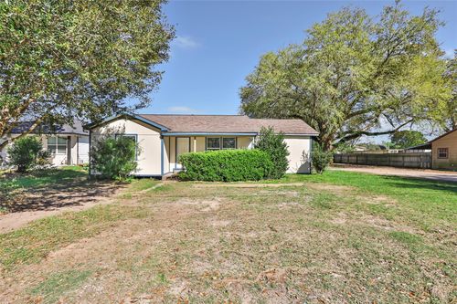 1830 Reese St, Liberty, TX, 77575-3218 | Card Image