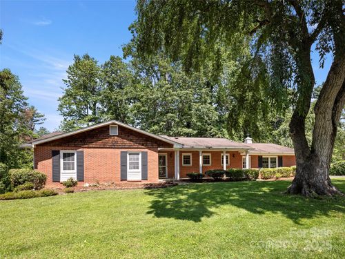 6 Ravenswood Rd, Flat Rock, NC, 28731-6701 | Card Image
