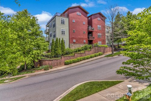 102-400 Skyloft Dr, Asheville, NC, 28801-1933 | Card Image