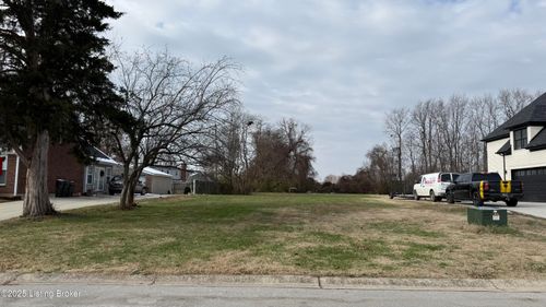 8606 Loch Lea Ln, Jeffersontown, KY, 40299-1200 | Card Image