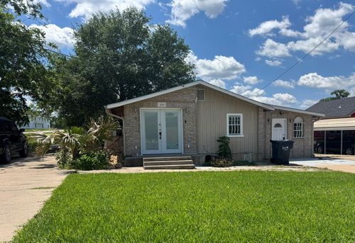 709 Sabine St, Brenham, TX, 77833-3362 | Card Image
