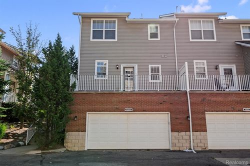 45630 Altz St, Utica, MI, 48315-5940 | Card Image