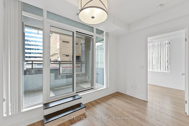 215 - 525 Adelaide St W, Condo with 3 bedrooms, 2 bathrooms and 1 parking in Toronto ON | Image 15