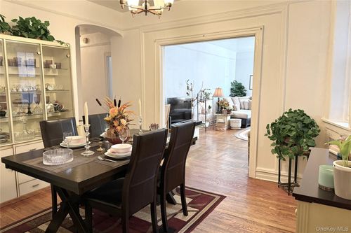 1e-7915 35th Ave, Jackson Heights, NY, 11372-2730 | Card Image