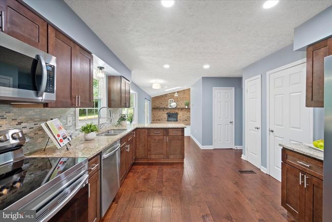6112 Hillview Ct, House other with 5 bedrooms, 4 bathrooms and null parking in MANASSAS VA | Image 13