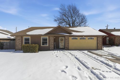 428 Spruce Ave, Bartlesville, OK, 74006-1928 | Card Image