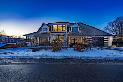 {{alt}} | Card Image