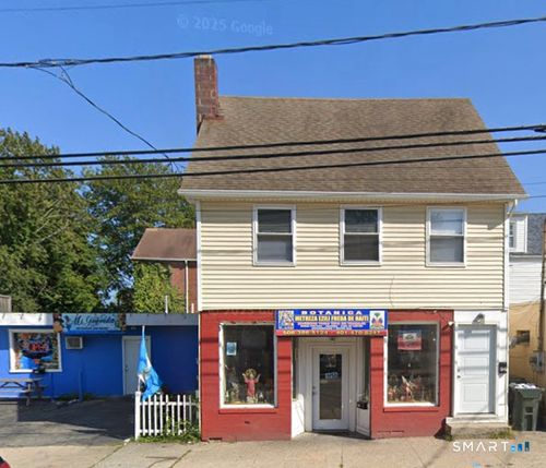 77 Truman St, New London, CT, 06320-5633 | Card Image