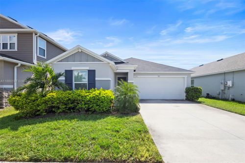 915 Overpool Ave, DAVENPORT, FL, 33896-7991 | Card Image