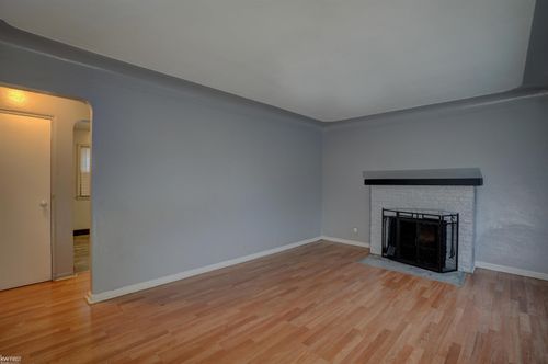 5302 Susan St, Flint, MI, 48505-2526 | Card Image