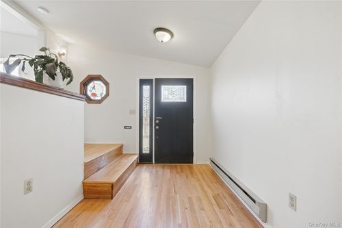 31 S Lexow Ave, Nanuet, NY, 10954-3234 | Card Image