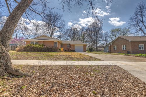 316 E Pecan St, Coweta, OK, 74429-2241 | Card Image