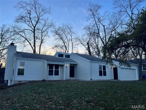 11 Cognac Dr, Lake St Louis, MO, 63367-1701 | Card Image