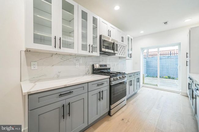 1309 S 32 Nd St, Townhouse with 3 bedrooms, 2 bathrooms and null parking in PHILADELPHIA PA | Image 11