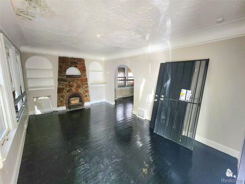 15074 Mayfield St, Detroit, MI, 48205-4137 | Card Image