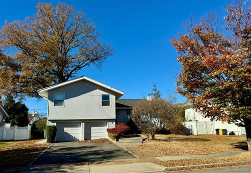27 Fortune Ln, Jericho, NY, 11753-2314 | Card Image