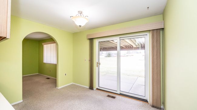 18320 Raleigh Square Dr, Condo with 2 bedrooms, 2 bathrooms and null parking in Southgate MI | Image 16