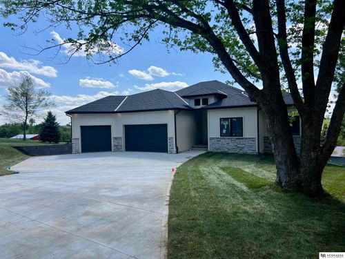 18400 Nicholas Rd, Plattsmouth, NE, 68048-7342 | Card Image