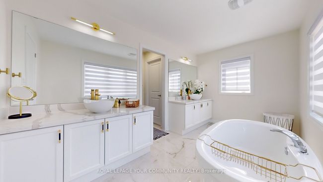 1072 Wickham Rd, House other with 5 bedrooms, 5 bathrooms and 3 parking in Innisfil ON | Image 31