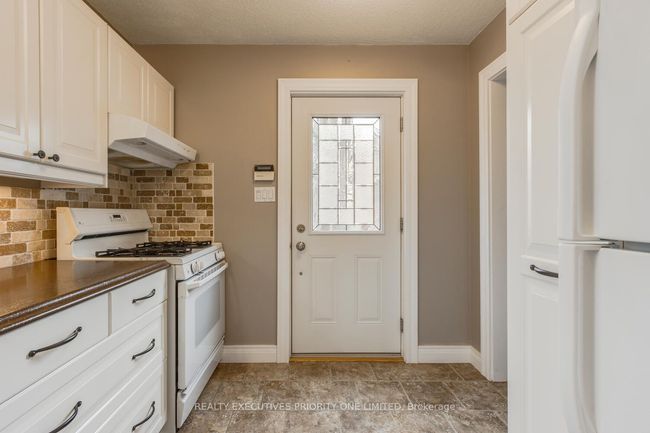 8 Musquake Crt, House other with 3 bedrooms, 1 bathrooms and 4 parking in Tiny ON | Image 10