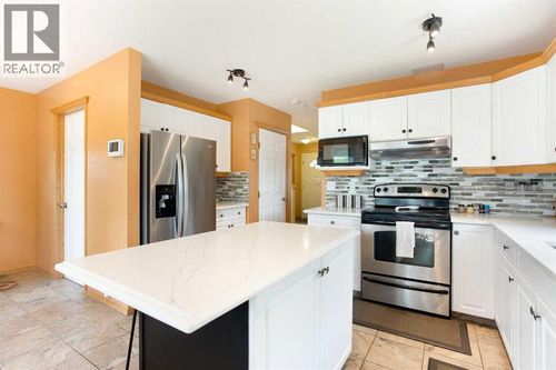 140 Covewood Green Ne, Calgary, AB, T3K5G6 | Card Image
