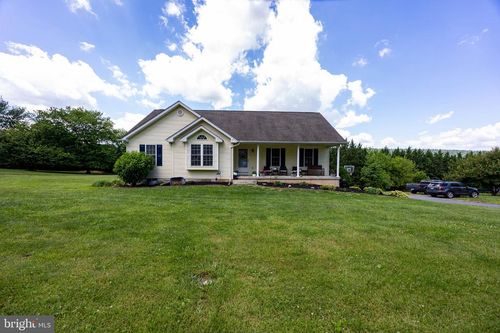677 Ridge Rd S, MARTINSBURG, WV, 25403-0833 | Card Image