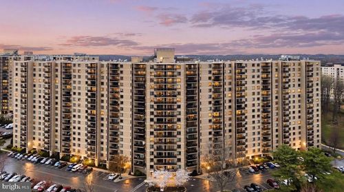 611-203 Yoakum Pkwy, ALEXANDRIA, VA, 22304-3715 | Card Image