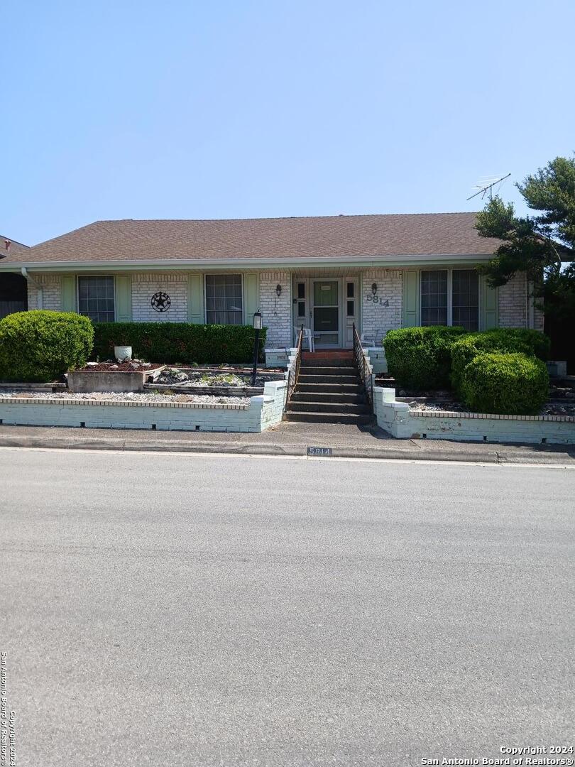 Winterhaven Dr, Windcrest, TX 78239