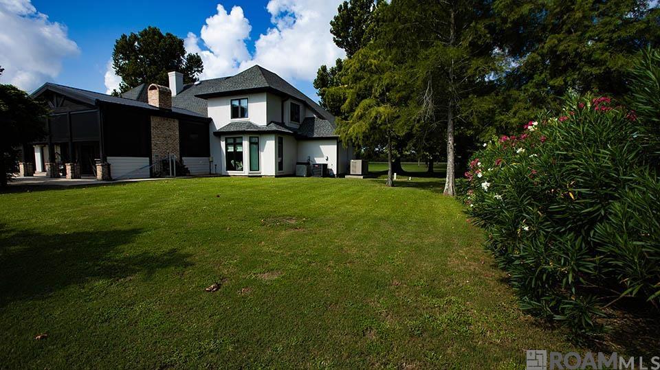 Residential in Cut Off 2