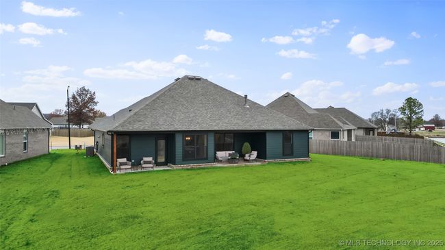 6133 S 320 Th East Ave, House other with 3 bedrooms, 3 bathrooms and null parking in Broken Arrow OK | Image 39