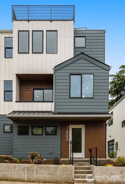 7403 Dayton Ave N, Seattle, WA, 98103-5033 | Card Image