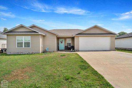 104 Stacy Dr, Paragould, AR, 72450-5914 | Card Image