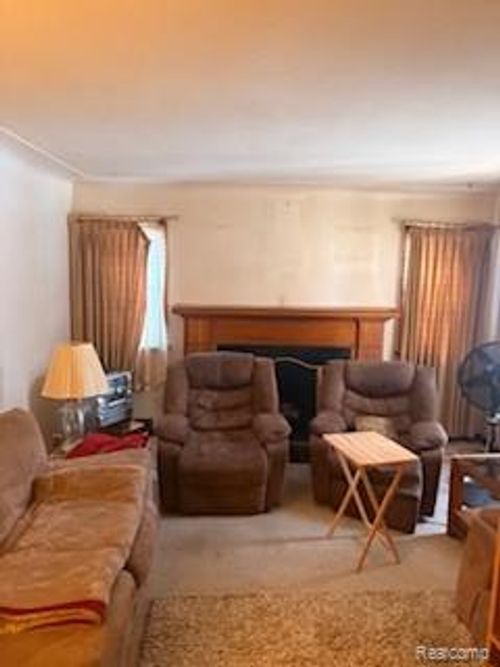 14882 Piedmont St, Detroit, MI, 48223-2243 | Card Image