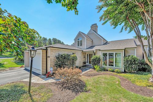 253 Island Green Dr, Penhook, VA, 24137-5004 | Card Image