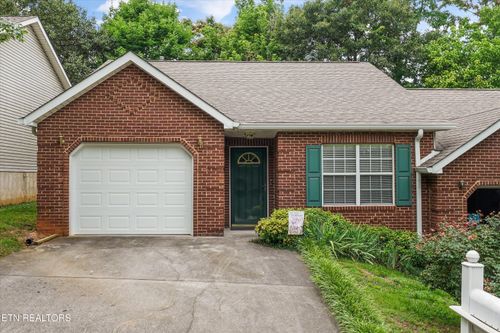 1307 Lucy Way, Knoxville, TN, 37912-5667 | Card Image