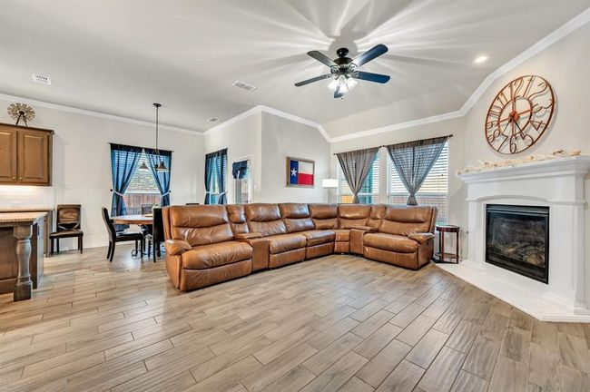 717 Willowbranch Ln, House other with 4 bedrooms, 4 bathrooms and 2 parking in Midlothian TX | Image 10