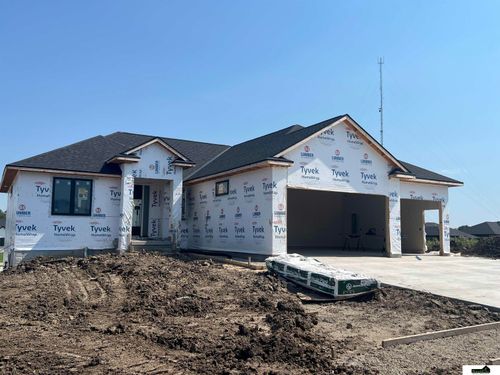 8700 Honeybee Ln, Lincoln, NE, 68526 | Card Image