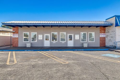 2025 W Beauregard Ave, San Angelo, TX, 76901-3884 | Card Image