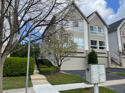 621 Diamond Pointe Dr, Mundelein, IL, 60060-5601 | Card Image