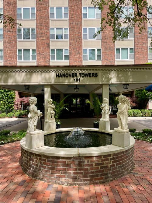 1b-101 S Hanover Ave, Lexington, KY, 40502-1876 | Card Image
