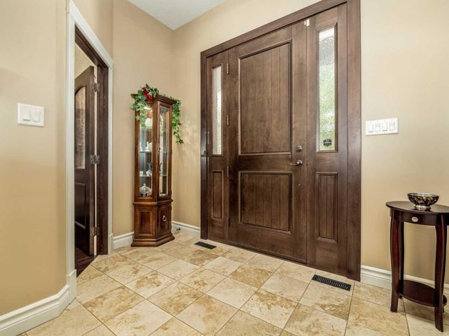 208 Mt Sunburst Place W, House other with 4 bedrooms, 3 bathrooms and 4 parking in Lethbridge AB | Image 7