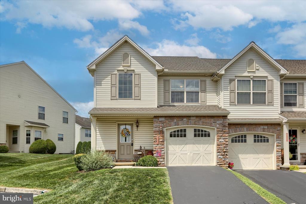Vista Dr, Mechanicsburg, PA 17055